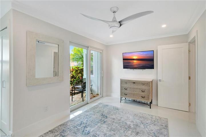603 12TH AVE S, NAPLES FL 34102