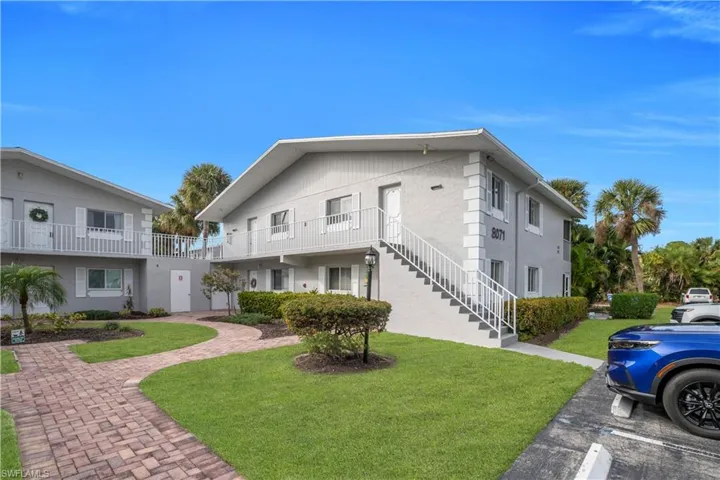 8071  Country  RD, Fort Myers, FL 33919