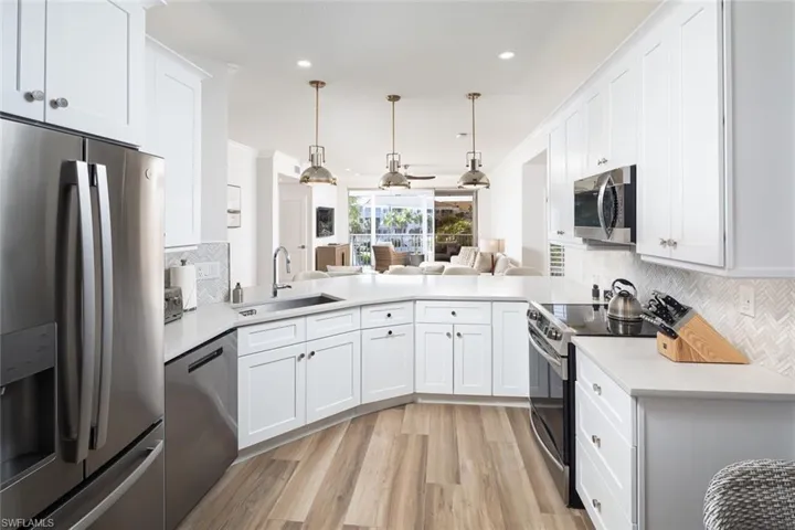 7638 Pebble Creek Cir 204, Naples, Florida 34108