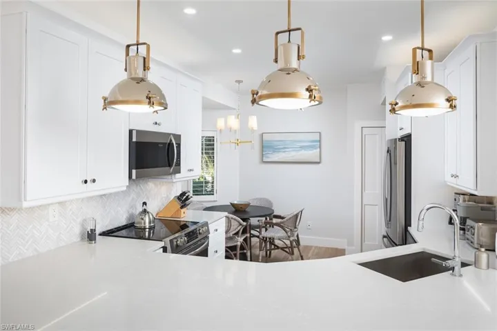 7638 Pebble Creek Cir 204, Naples, Florida 34108