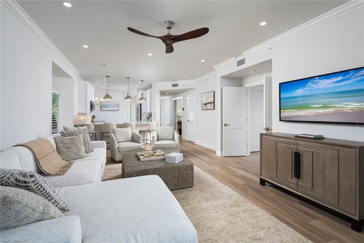 7638 Pebble Creek Cir 204, Naples, Florida 34108