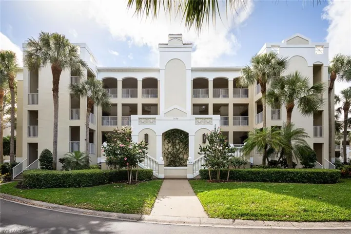 7638 Pebble Creek Cir 204, Naples, Florida 34108