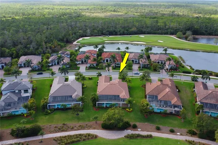 Aerial view of this stunning property and its surroundings.