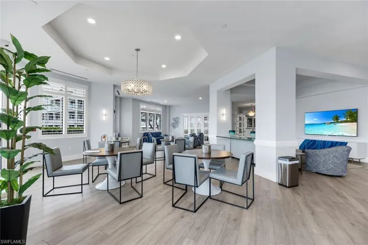 891 10th St S, Naples, Florida 34102