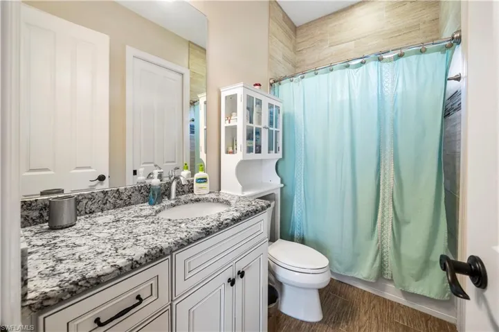 Bedroom 3 - full bathroom