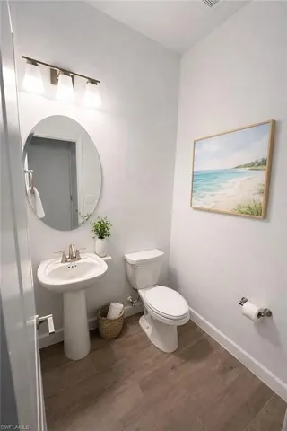 Main Floor 1/2 Bath