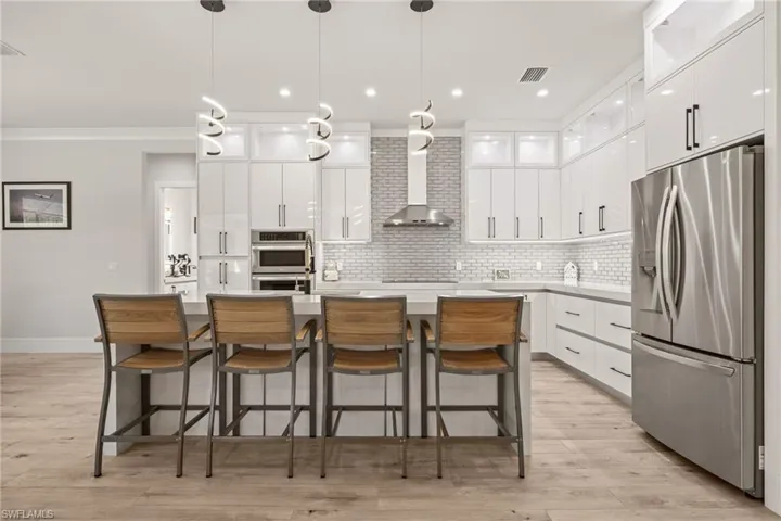 Subway Tile, Upgraded Appliance Package!