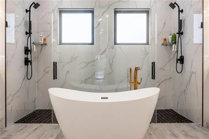Beautiful, upgraded plumbing fixtures throughout!