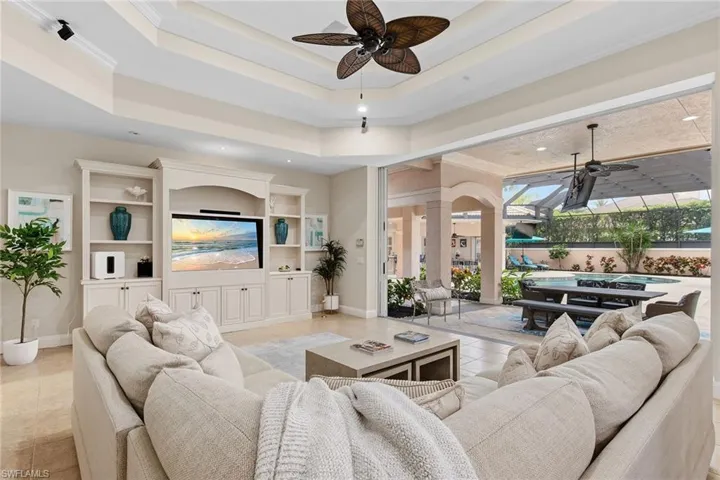 4661  Idylwood  LN, Naples, FL 34119
