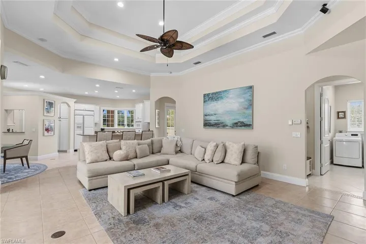 4661  Idylwood  LN, Naples, FL 34119