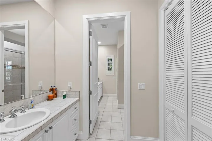 4661  Idylwood  LN, Naples, FL 34119