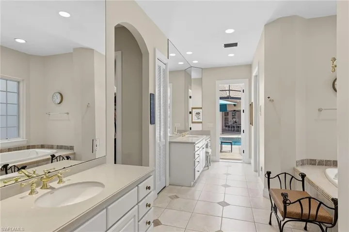 4661 Idylwood Ln, Naples, Florida 34119