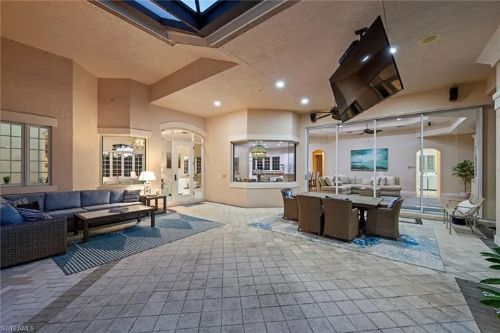 4661  Idylwood  LN, Naples, FL 34119