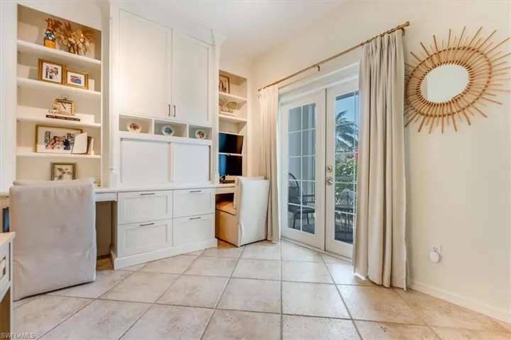 871  Tanbark  DR, Naples, FL 34108
