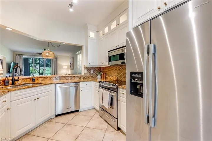 871  Tanbark  DR, Naples, FL 34108