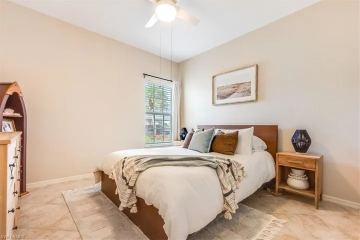 871  Tanbark  DR, Naples, FL 34108