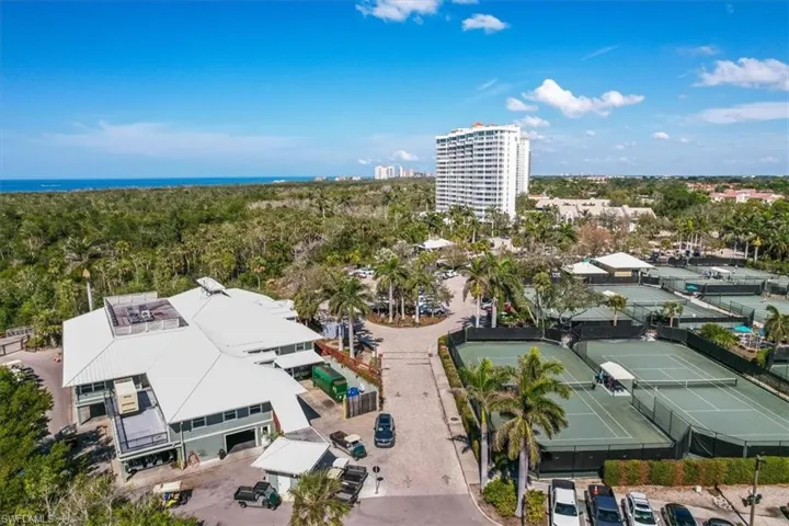 871  Tanbark  DR, Naples, FL 34108
