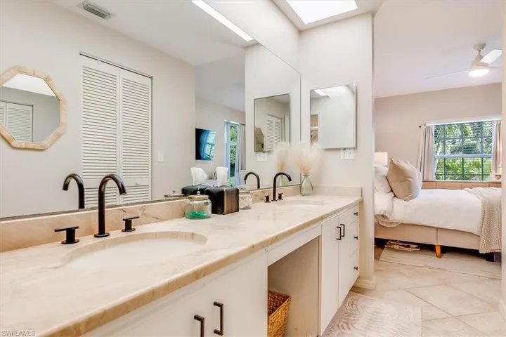 871  Tanbark  DR, Naples, FL 34108