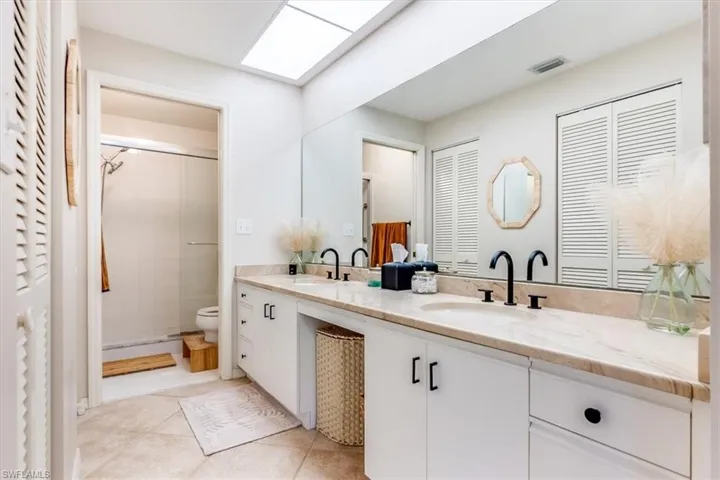 871  Tanbark  DR, Naples, FL 34108