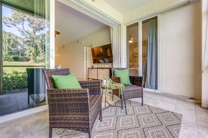 871  Tanbark  DR, Naples, FL 34108