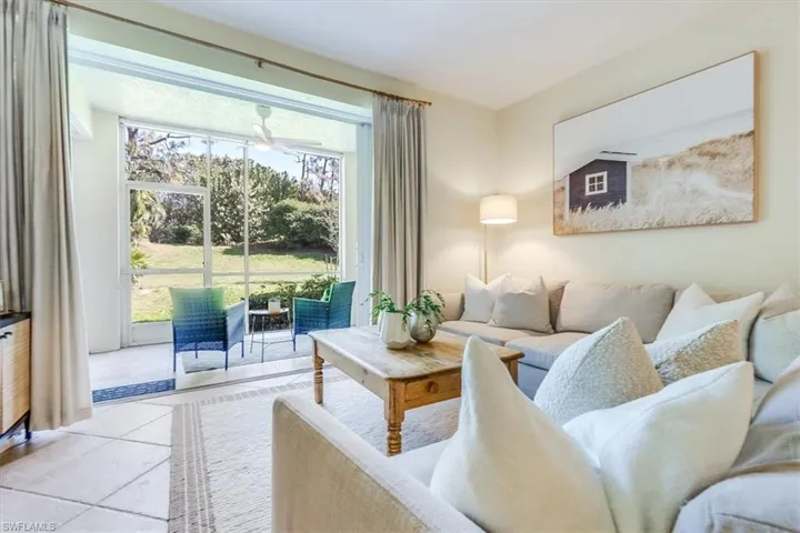 871  Tanbark  DR, Naples, FL 34108