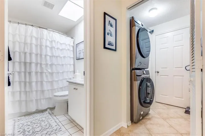 871  Tanbark  DR, Naples, FL 34108
