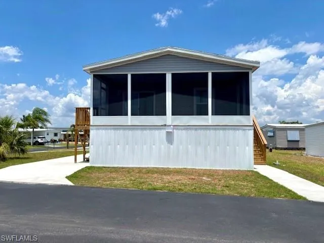 302 Shoreland Dr, Fort Myers, Florida 33905