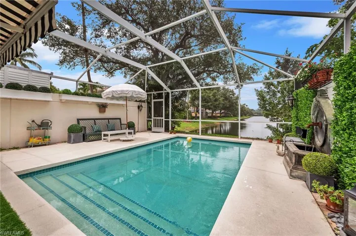 5505 Cove Cir, Naples, Florida 34119