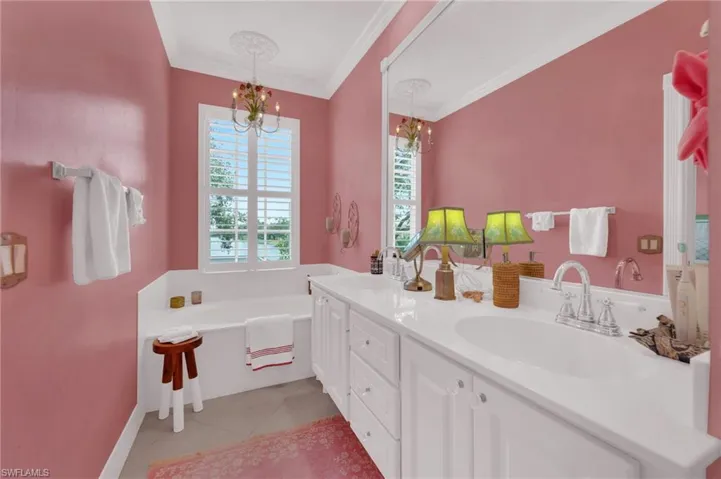 5505 Cove Cir, Naples, Florida 34119
