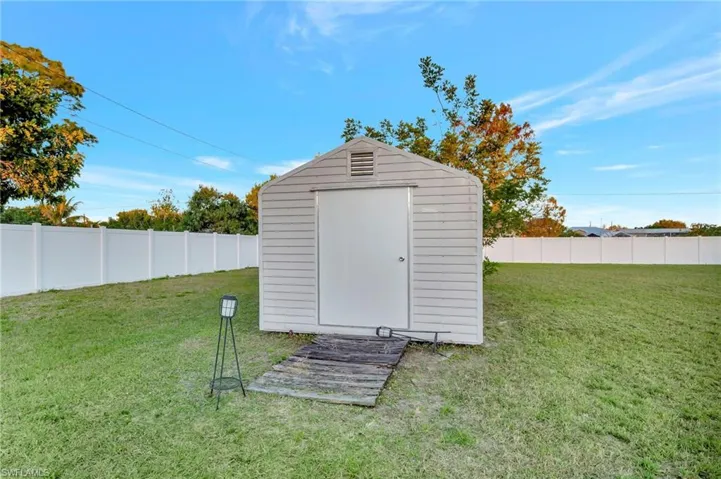 14 Illinois Rd, Lehigh Acres Fl 33936