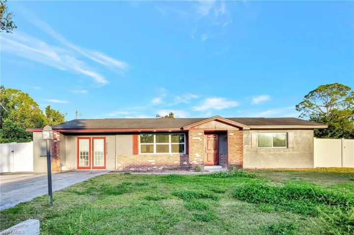 14 Illinois Rd, Lehigh Acres Fl 33936