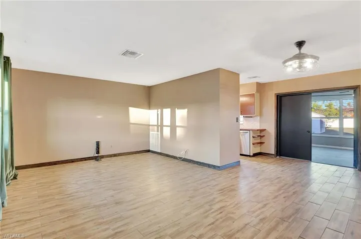 14 Illinois Rd, Lehigh Acres Fl 33936
