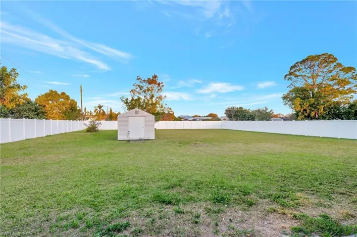 14 Illinois Rd, Lehigh Acres Fl 33936