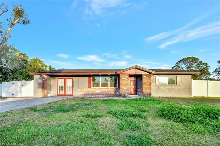 14  Illinois  RD, Lehigh Acres, FL 33936