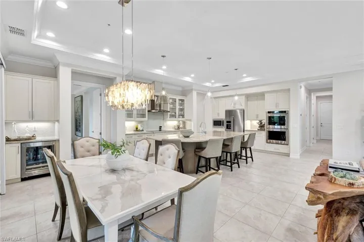 2534 Windward Ct 15-101, Naples, Florida 34112