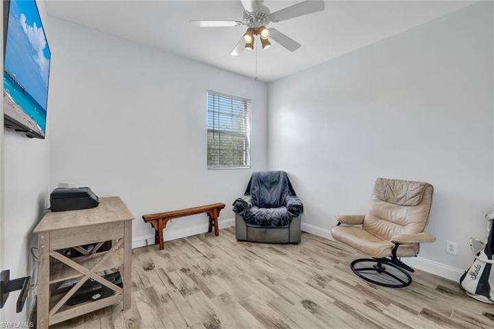 3rd guest bedroom, currently being utilized as an office space.