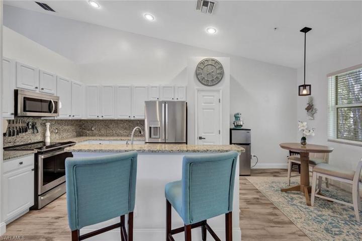 Magnificent kitchen with SO MUCH counter space!