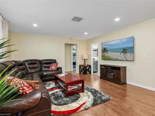 5512 25th Pl Sw, Naples, Florida 34116