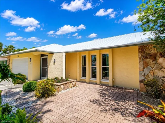 1709 Se 44th St, Cape Coral, Florida 33904