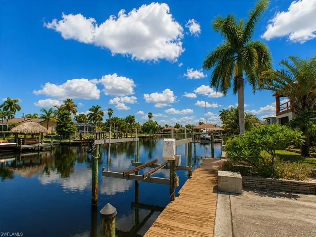 1709 Se 44th St, Cape Coral, Florida 33904