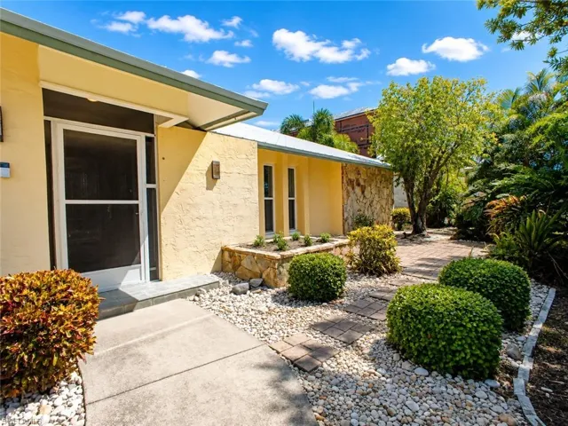 1709 Se 44th St, Cape Coral, Florida 33904