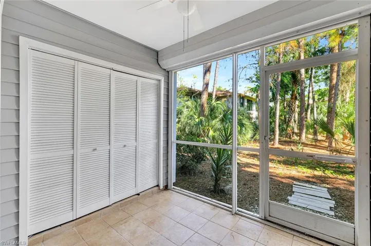 1965 Courtyard Way E-106, Naples, Florida 34112