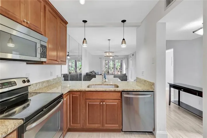 1965 Courtyard Way E-106, Naples, Florida 34112