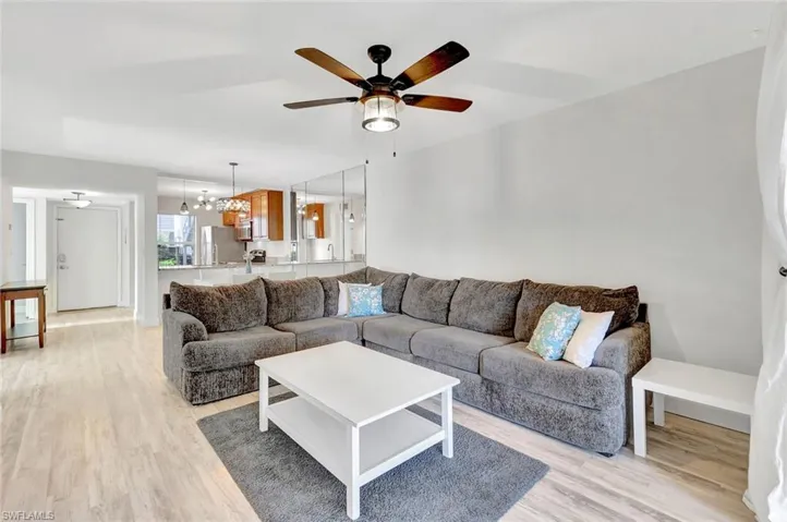 1965 Courtyard Way E-106, Naples, Florida 34112