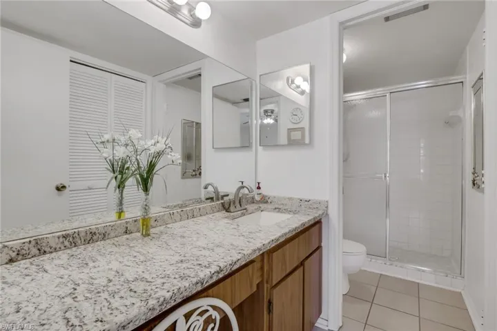1025  Foxfire  LN, Naples, FL 34104