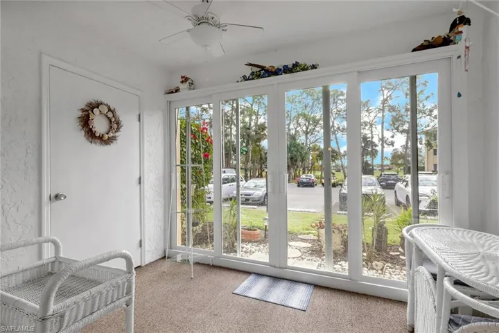 1025  Foxfire  LN, Naples, FL 34104