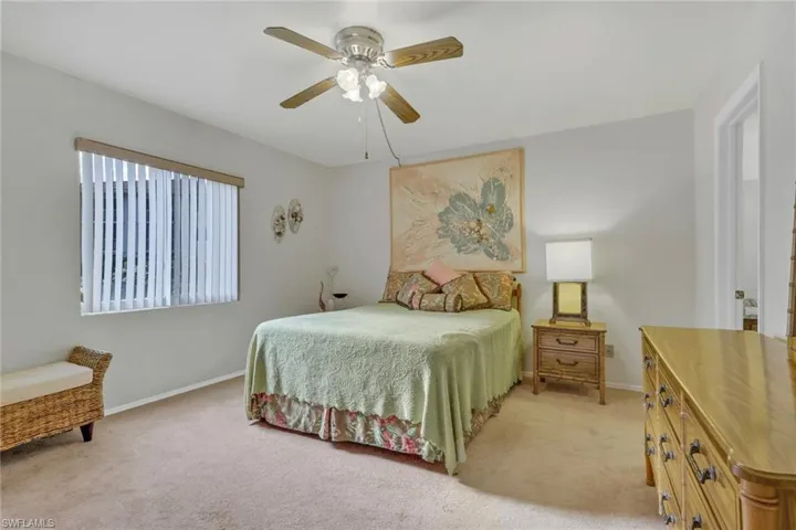 1025  Foxfire  LN, Naples, FL 34104