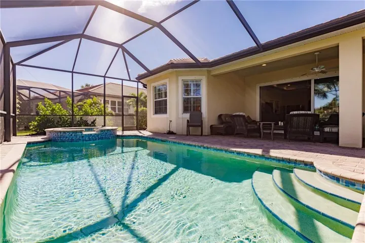 Pool/Spa great for cooling off or relaxing with Family and Friends.