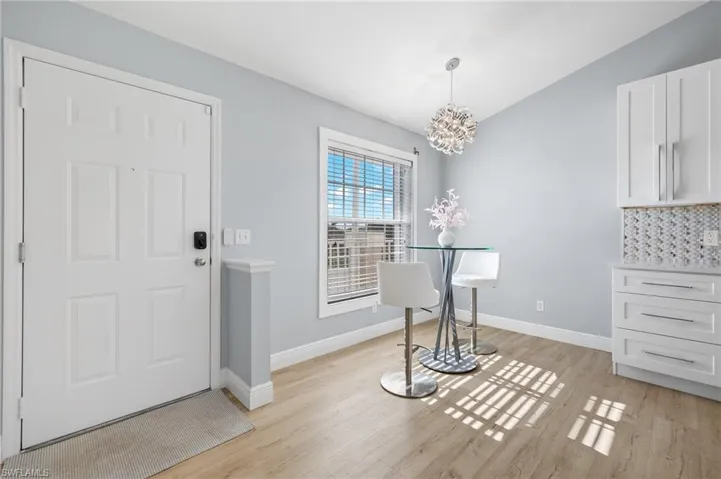 Front Interior Door/Dining