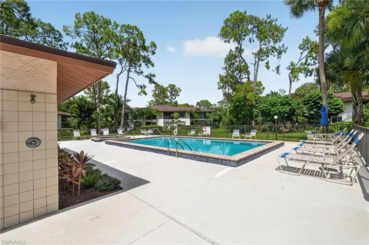 1915 Courtyard Way 202, Naples, Florida 34112